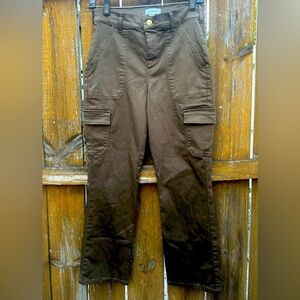 EVEREVE Women Tate Utility Cargo Straight legs Pants, Green Moss color size 26